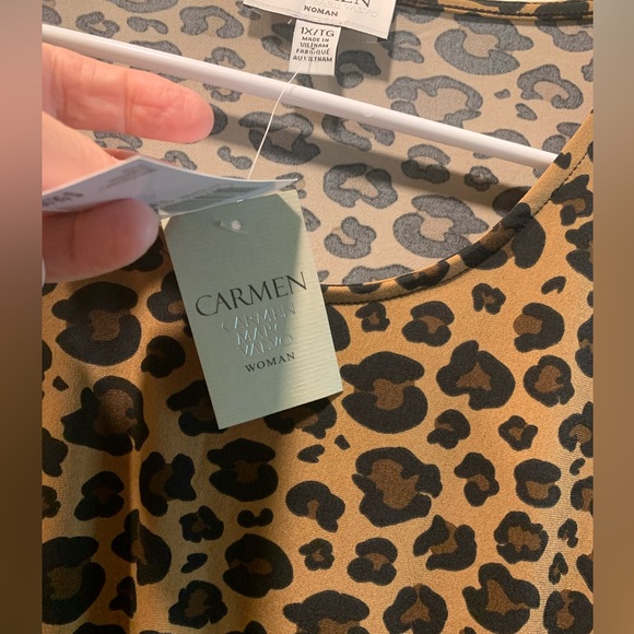 Carmen Marc Valvo Animal Print Top With Ruching And Buttons On One Side NWT 🌴 - Picture 6 of 9